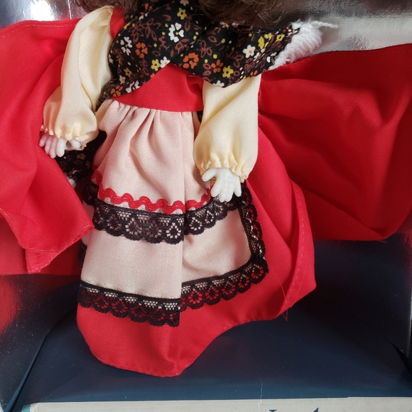 Vintage Uneeda Friends From Foreign Lands Miss Switzerland Doll - Picture 4 of 7